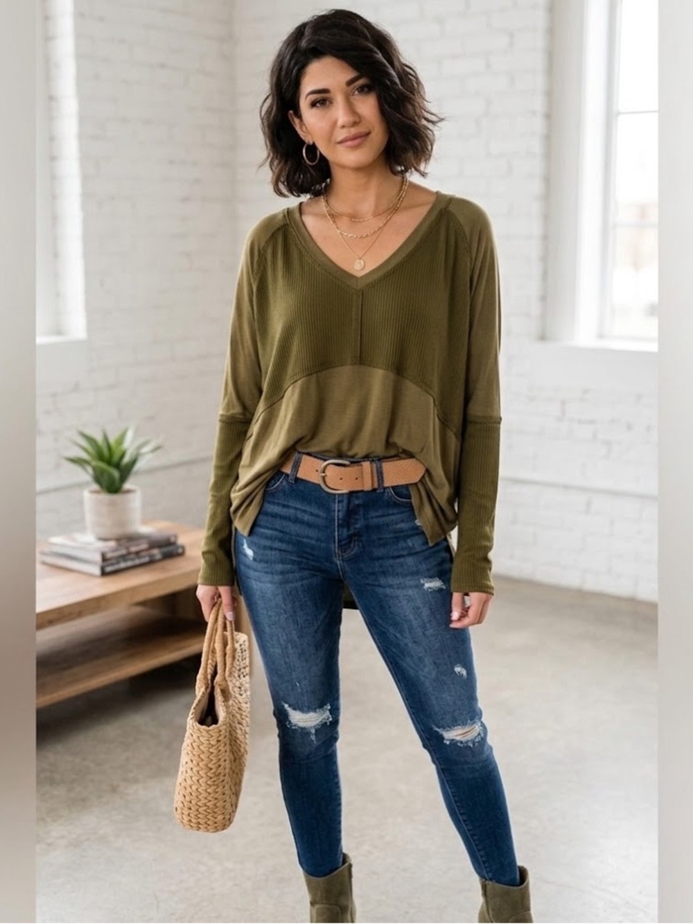 La Miel Boutique Olive V-Neck Long Sleeve Oversized Tunic Size Medium